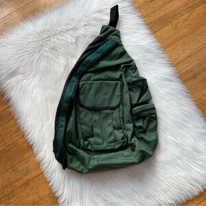 LIKE NEW GAP vintage Y2K gorpcore one shoulder tactical utility sling bag